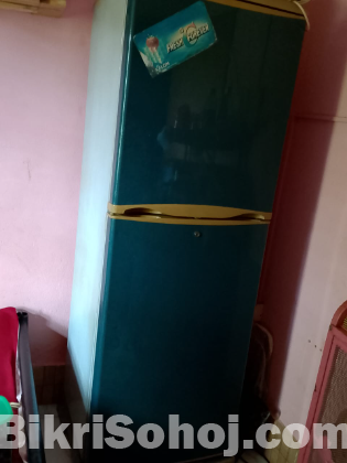 ফ্রিজ